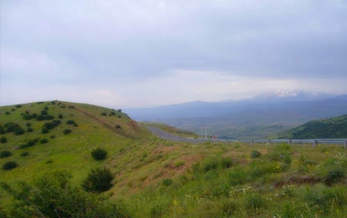  خداوند رحمت کند کسی را که برخیزد و یک قدم پیش رود